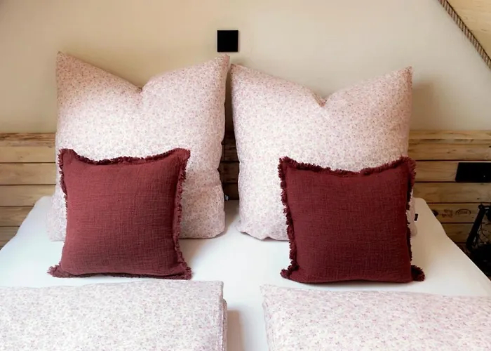 Апартаменты Igelnest Grossthiemig